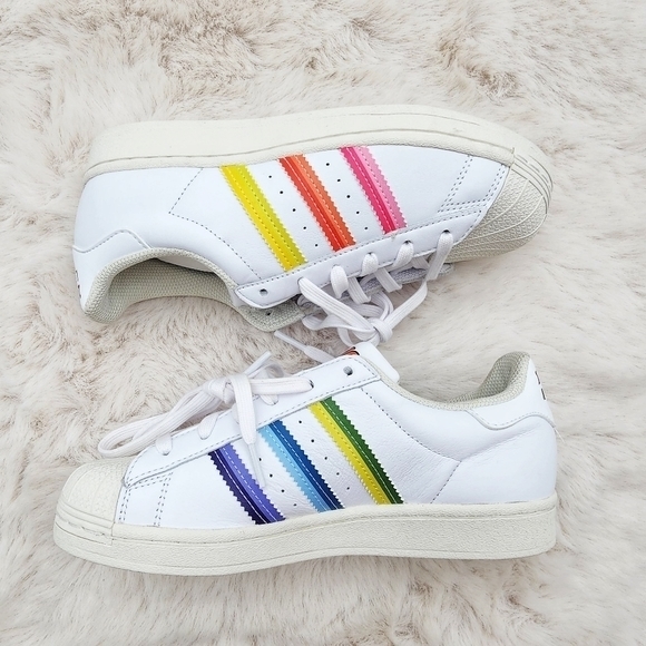 Rare Adidas Originals Superstar Pride Love Unites rainbow men's size 5 - Picture 2 of 8